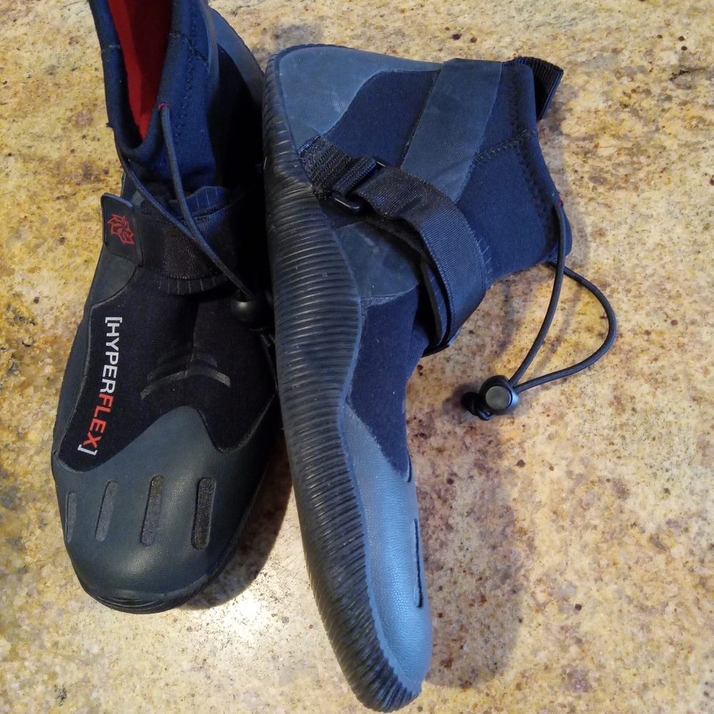 Shoes - Picture 2 of 4